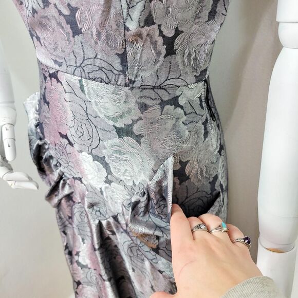 Vintage 80s Does 40s Silver Floral Brocade Dress - Picture 4 of 8